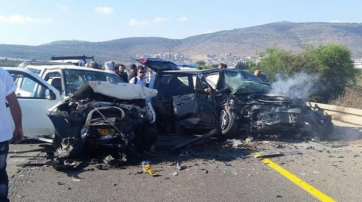 مصرع شخص وعدة إصابات متفاوتة في حادث طرق